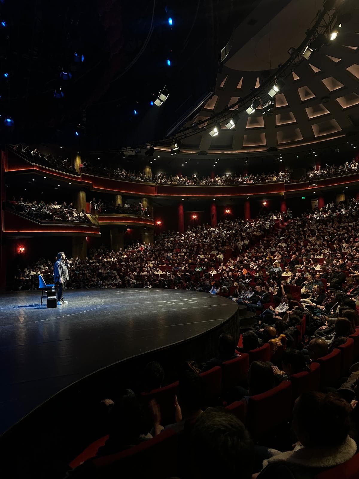 Baturay Özdemir sahnede